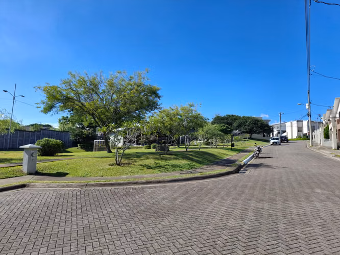 Venta en lote en Condominio Santa Rita