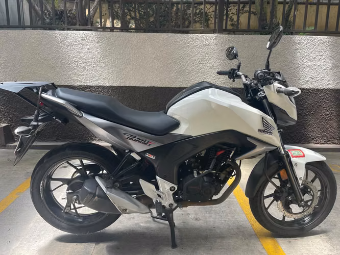 Se vende Moto de oportunidad Honda CB160R Hornet