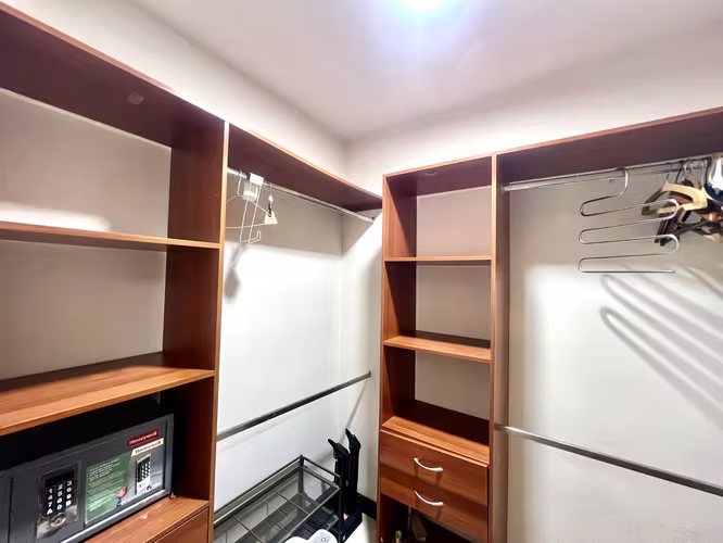 ESPECTACULAR APTO DE 120M2 A PASOS DE AVENIDA ESCAZU CON MEZZANINE EN ESCAZU - Imagen 13