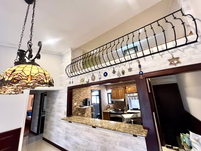 ESPECTACULAR APTO DE 120M2 A PASOS DE AVENIDA ESCAZU CON MEZZANINE EN ESCAZU - Imagen 1