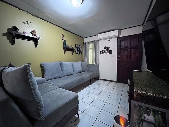 Venta de casa de una planta en La Trinidad de Moravia - Imagen 2