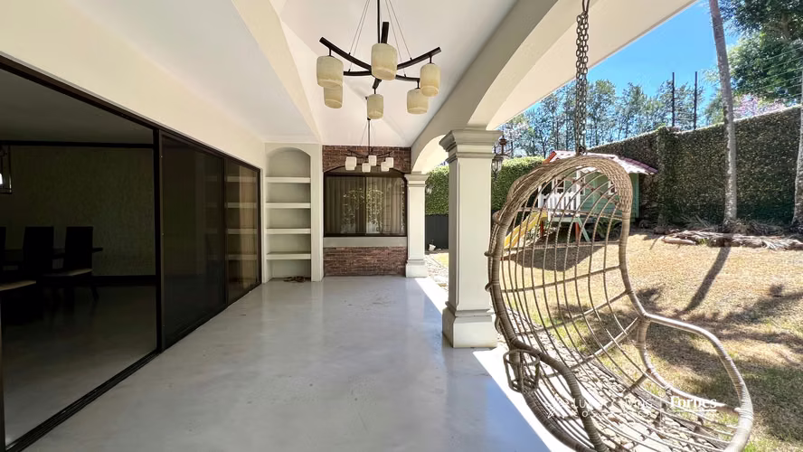 21484 - Casa colonial de 3 hab, oficina, terraza y jardín en Lindora - Imagen 2