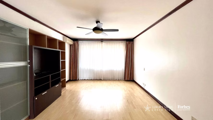 21484 - Casa colonial de 3 hab, oficina, terraza y jardín en Lindora - Imagen 12