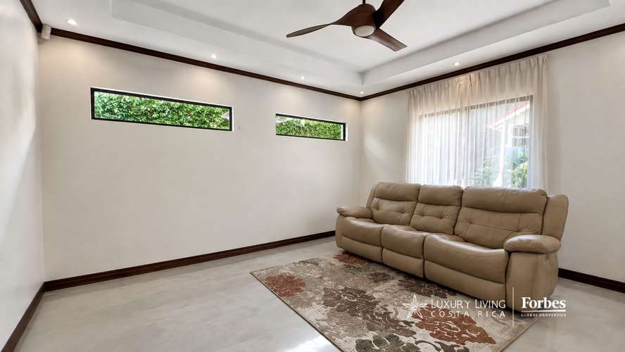 21484 - Casa colonial de 3 hab, oficina, terraza y jardín en Lindora - Imagen 10