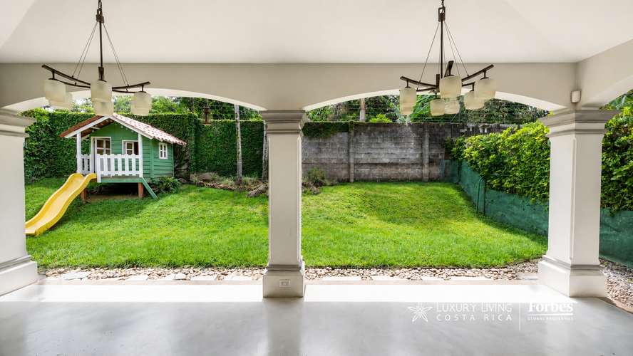 21484 - Casa colonial de 3 hab, oficina, terraza y jardín en Lindora - Imagen 17
