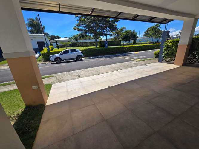 VENTA DE CASA DE UNA PLANTA CON PATIO, EN CONDOMINIO EN ALAJUELA