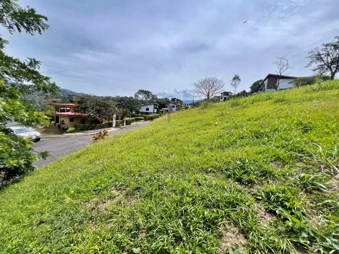 Venta lote con vistas panorámicas en condominio, Grecia. (IC)