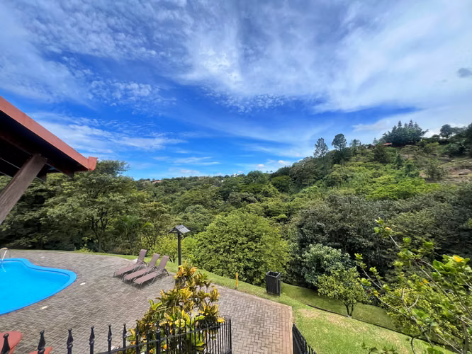 Venta lote con vistas panorámicas en condominio, Grecia. (IC)
