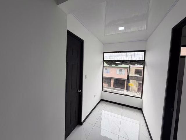 Venta a Estrenar - Uso de suelo Mixto - Tibas.