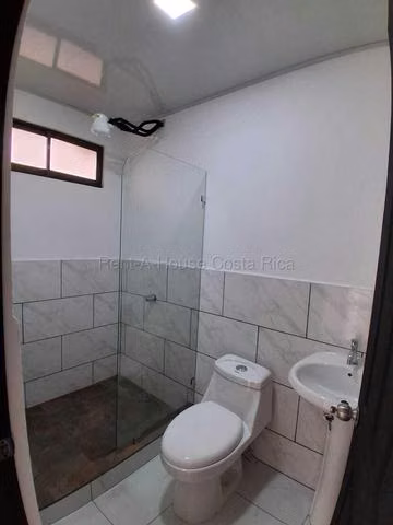 Venta a Estrenar - Uso de suelo Mixto - Tibas.