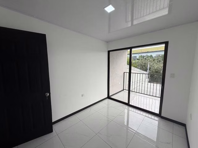 Venta a Estrenar - Uso de suelo Mixto - Tibas.