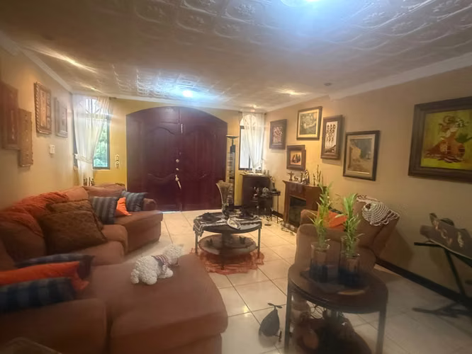 Se alquila casa en Residencial Estancia Antigua, en La Unión de Cartago.