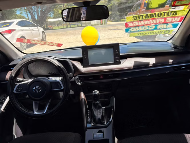 TOYOTA YARIS E-VVT-I-2024-AUTO-SHIFT TRONIC- - Imagen 6