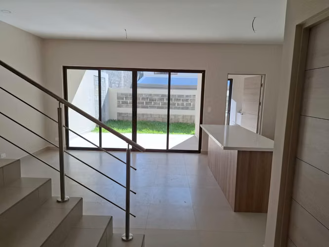 Venta de casa para estrenar en Condominio Santa Rita