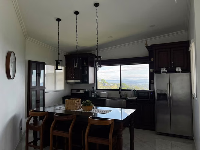 Venta de Hermosa Casa Sarchí Alajuela - Imagen 2