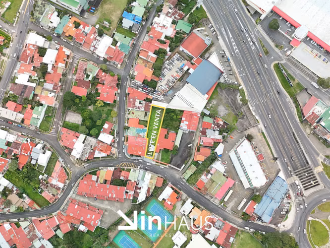 Venta de lote de 908 m2 de uso residencial en Zapote -EU