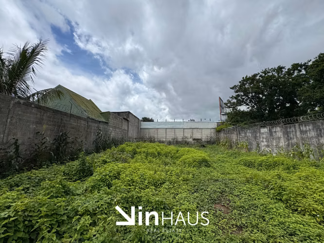 Venta de lote de 908 m2 de uso residencial en Zapote -EU