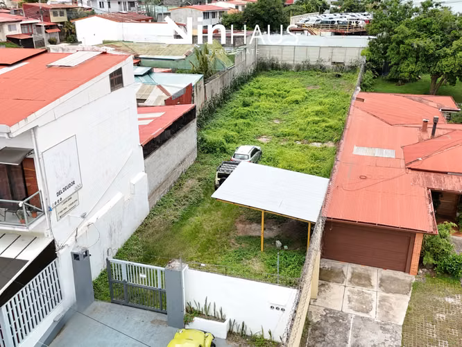 Venta de lote de 908 m2 de uso residencial en Zapote -EU