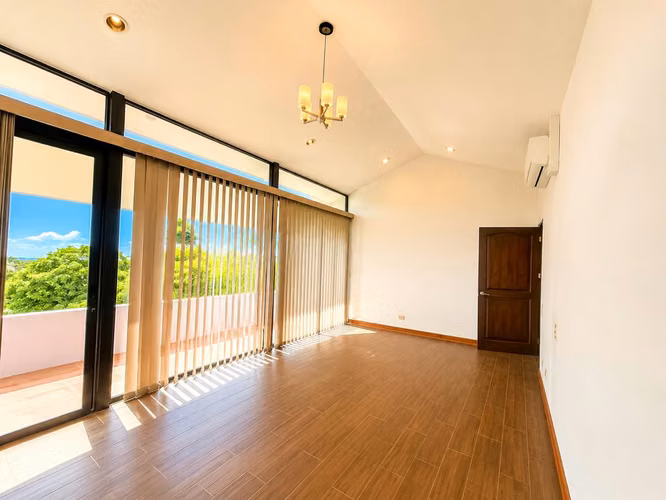 AMPLIA CASA EN VENTA  –  CONDOMINIO VISTAS DEL SOL - GRECIA - Imagen 13