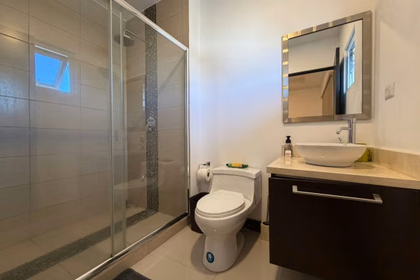 Se vende casa en Guachipelín de Escazú.