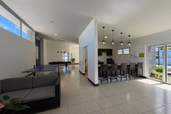 Se vende casa en Guachipelín de Escazú.