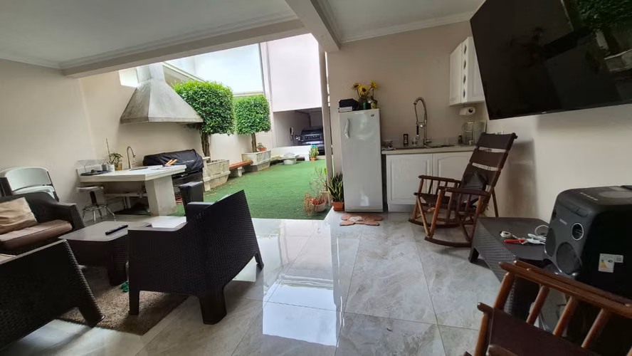 Alquiler/venta Grecia casa en condominio.