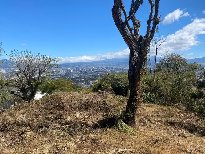 EXCELENTE OPORTUNIDAD TERRENO DE 4200m² EN CARRIZAL DE ESCAZÚ - Imagen 7