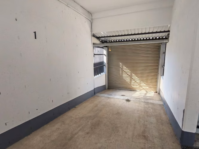 Se alquila apartamento al final del Boulevard de Rohrmoser. Cerca del Colegio Británico.