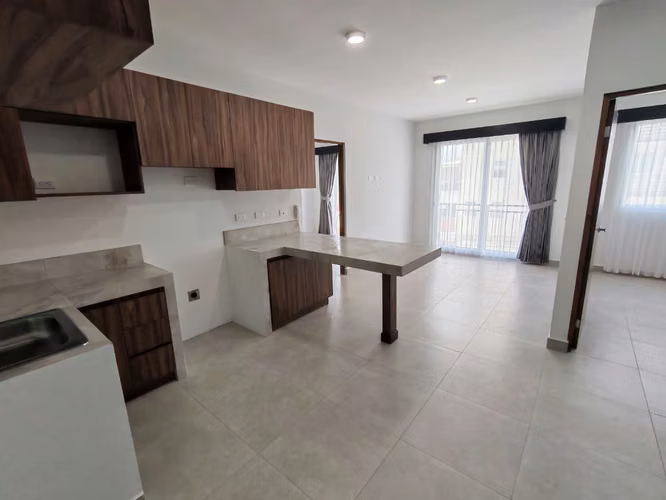 Se alquila apartamento al final del Boulevard de Rohrmoser. Cerca del Colegio Británico.