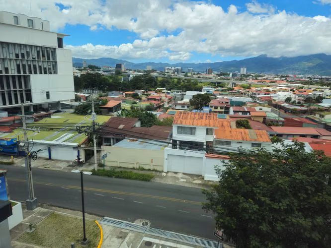 ##  Propiedad multinivel  en Venta – Llorente de Tibás