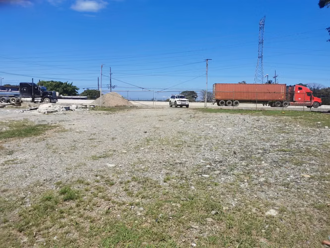 INDUSTRIAL LAND FOR SALE, ON ROUTE 32 AND VERY CLOSE TO APM MOIN TERMINAL