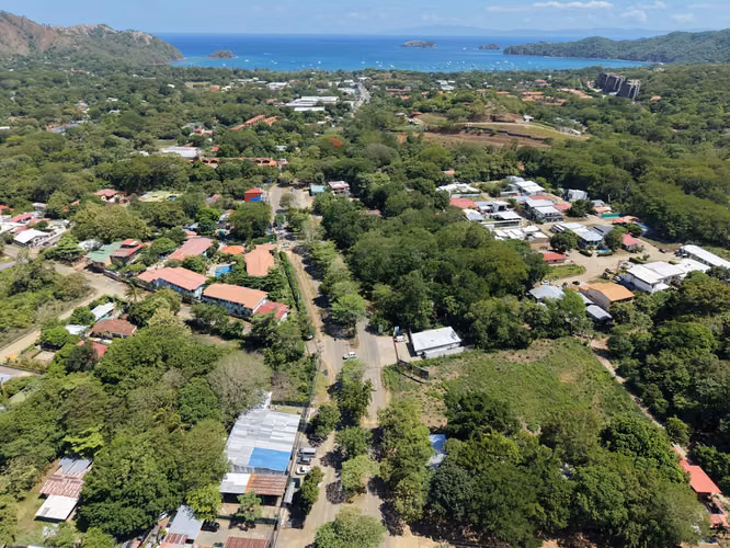Amplio Lote de Inversión con 6 Disponibilidades de Agua – 2,227 m² Cerca de Playas del Coco