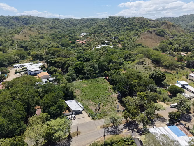Amplio Lote de Inversión con 6 Disponibilidades de Agua – 2,227 m² Cerca de Playas del Coco