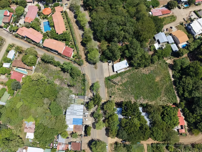 Amplio Lote de Inversión con 6 Disponibilidades de Agua – 2,227 m² Cerca de Playas del Coco