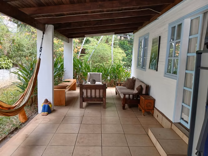 CASA CON CABINA ADICIONAL SE VENDE EN ATENAS CENTRO, ALAJUELA