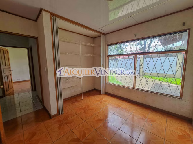 CASA DE UN NIVEL DE 463 M2 CON 1.100 M2 LOTE X DISTRITO 4 GUACHIPELIN ESCAZU - Imagen 11