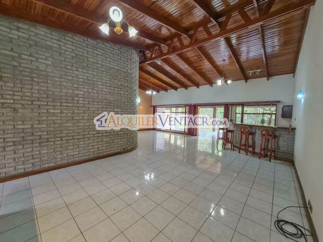 CASA DE UN NIVEL DE 463 M2 CON 1.100 M2 LOTE X DISTRITO 4 GUACHIPELIN ESCAZU - Imagen 3