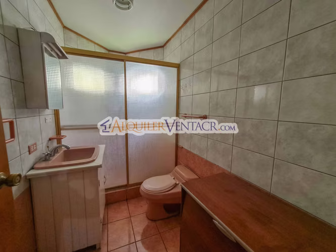 CASA DE UN NIVEL DE 463 M2 CON 1.100 M2 LOTE X DISTRITO 4 GUACHIPELIN ESCAZU - Imagen 14