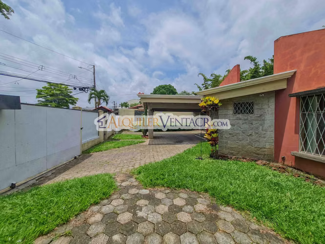 Casa con uso suelo mixto / de un nivel de 463 m2 / con 1.100 m2 lote x Distrito 4 Guachipelín Escazú - Imagen 19