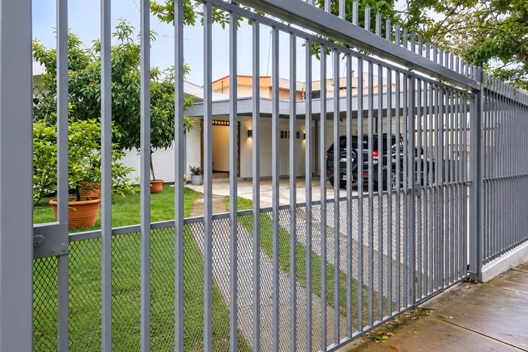 Casa con Apartamento en Venta Rohrmoser Nunciatura San José RA 27161