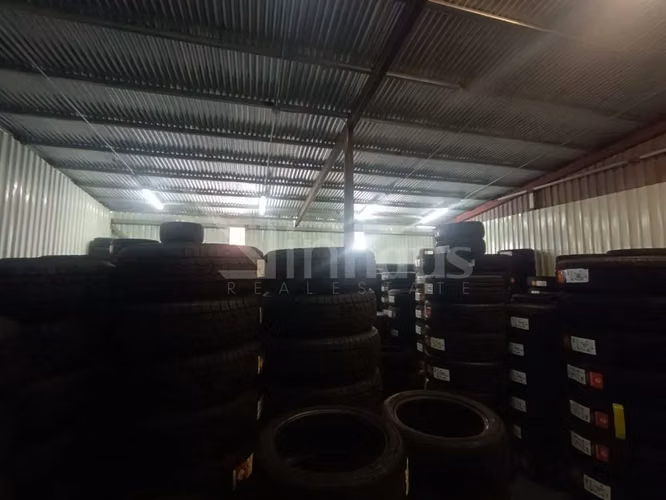Venta de OfiBodega en excelente estado en Uruca