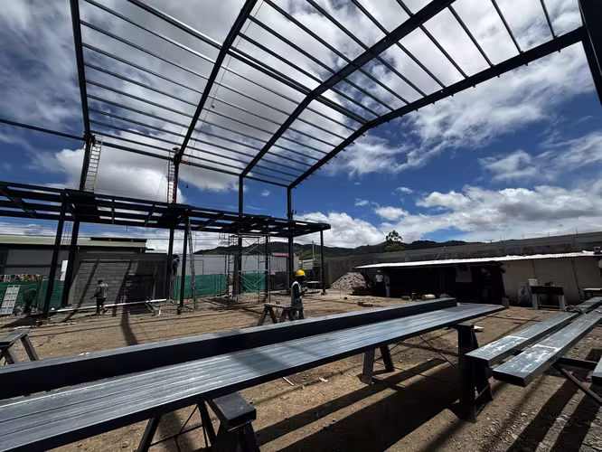 Bodega industrial y comercial Cartago Tejar 1500m2 nueva