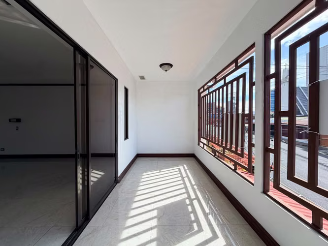 CASA EN VENTA EN SABANA