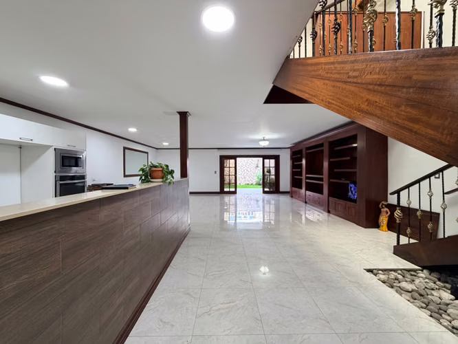 CASA EN VENTA EN SABANA