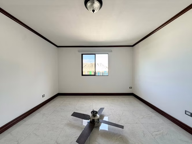 CASA EN VENTA EN SABANA
