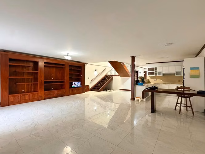 CASA EN VENTA EN SABANA