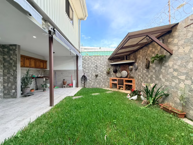 CASA EN VENTA EN SABANA