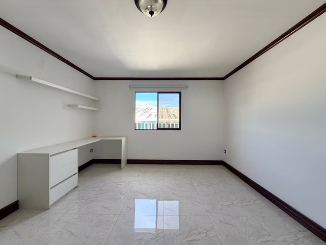 CASA EN VENTA EN SABANA