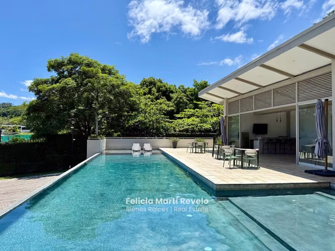 VENTA – Casa de Lujo con Acabados Premium en Condominio en Pozos de Santa Ana - Imagen 19