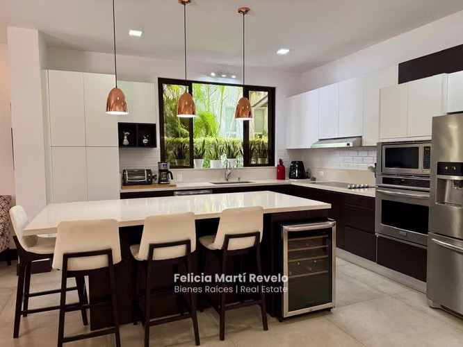 VENTA – Casa de Lujo con Acabados Premium en Condominio en Pozos de Santa Ana - Imagen 8